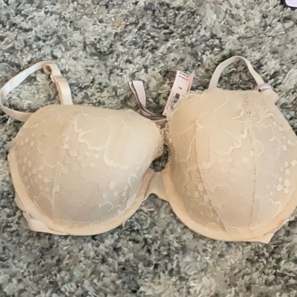 Victoria’s Secret bra 36D beige new wire